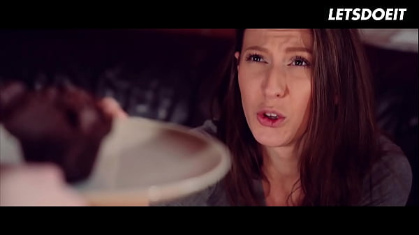 18yr old Lesbian Receives Her FIRST EVER Squirting Orgasm – A GIRL KNOWS