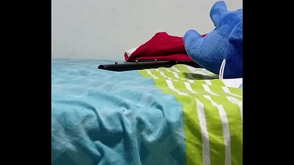 Llegó muy cansada del trabajo y me dan ganas de masturbarme hasta hacerme venir a chorros